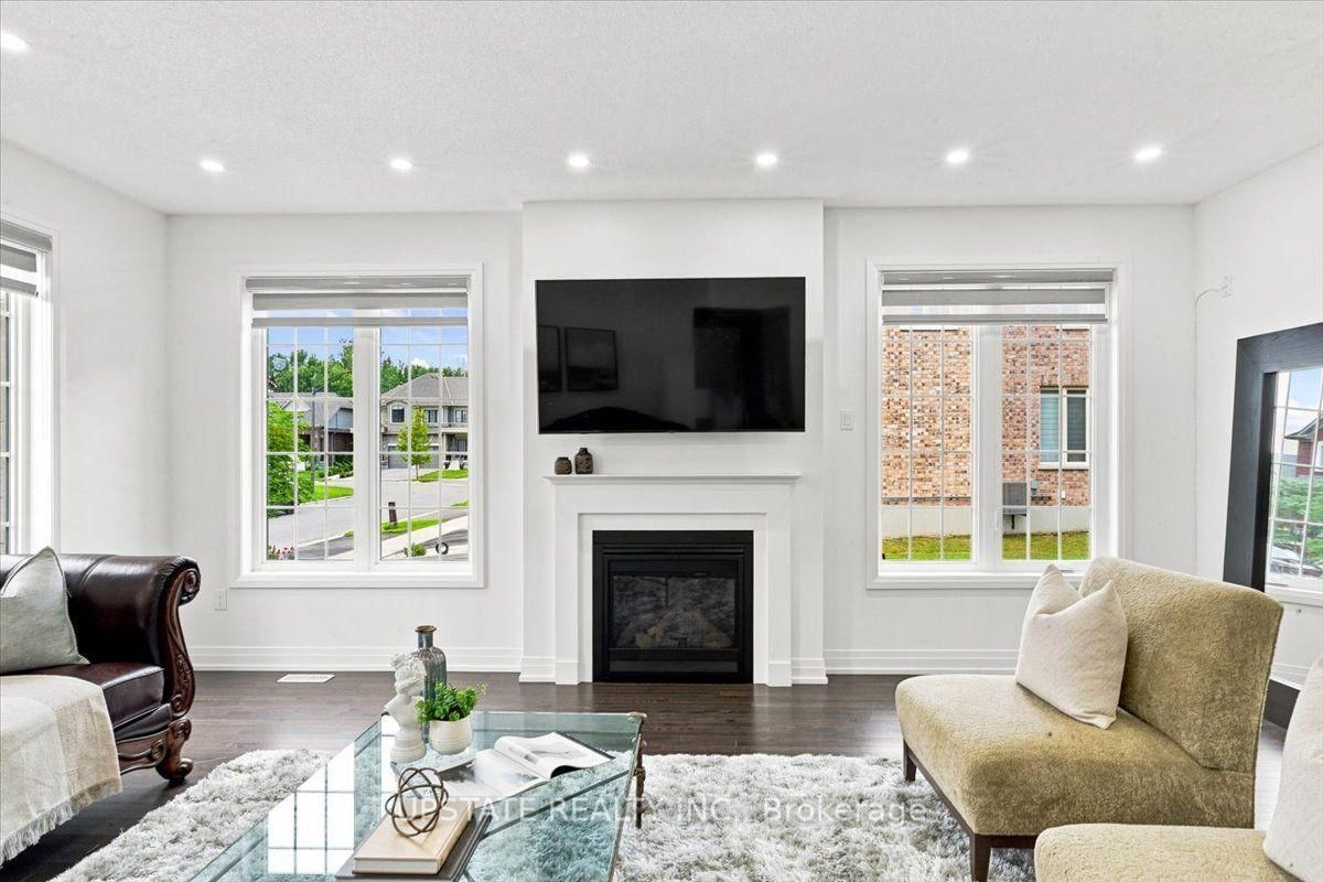18 Blenheim Circle • Whitby, ON photo 13