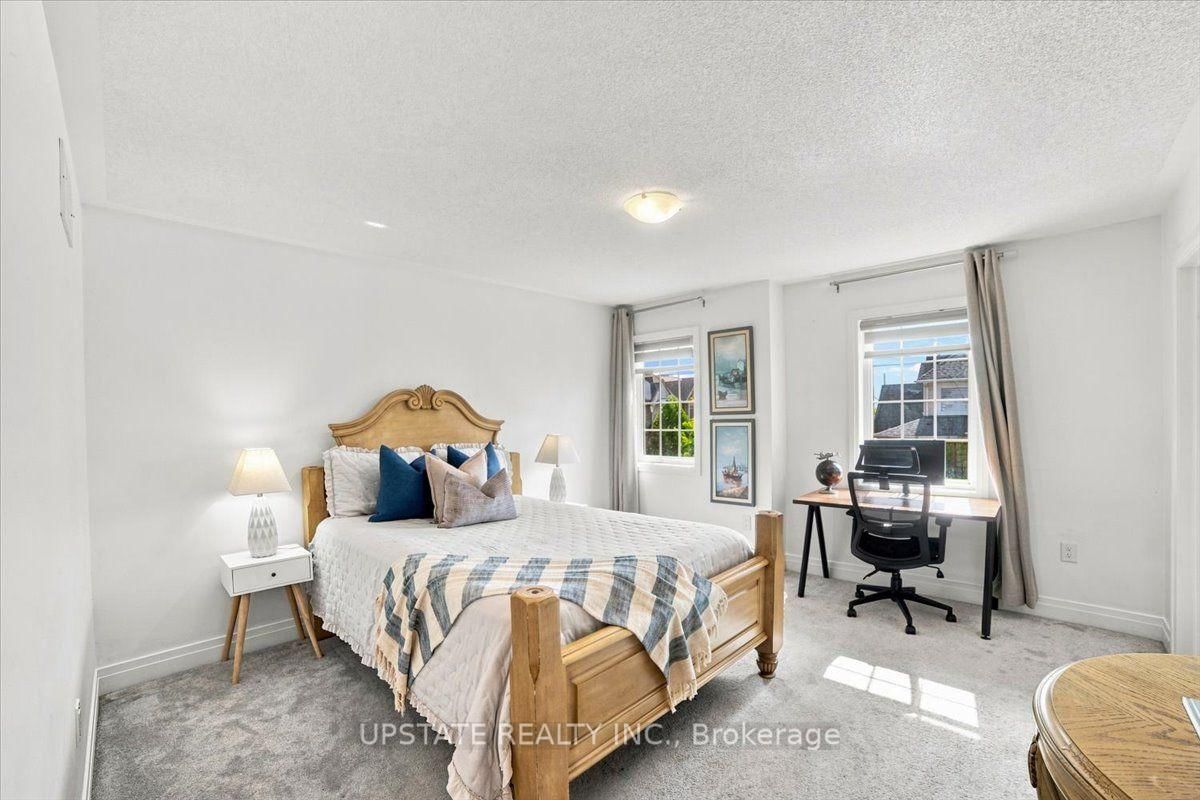 18 Blenheim Circle • Whitby, ON photo 16