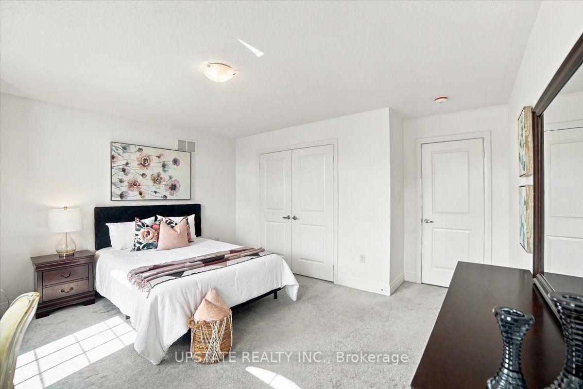 18 Blenheim Circle • Whitby, ON photo 25