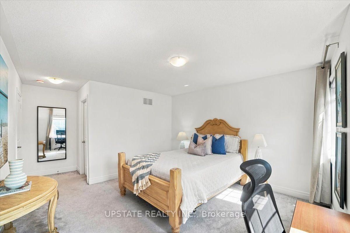 18 Blenheim Circle • Whitby, ON photo 27