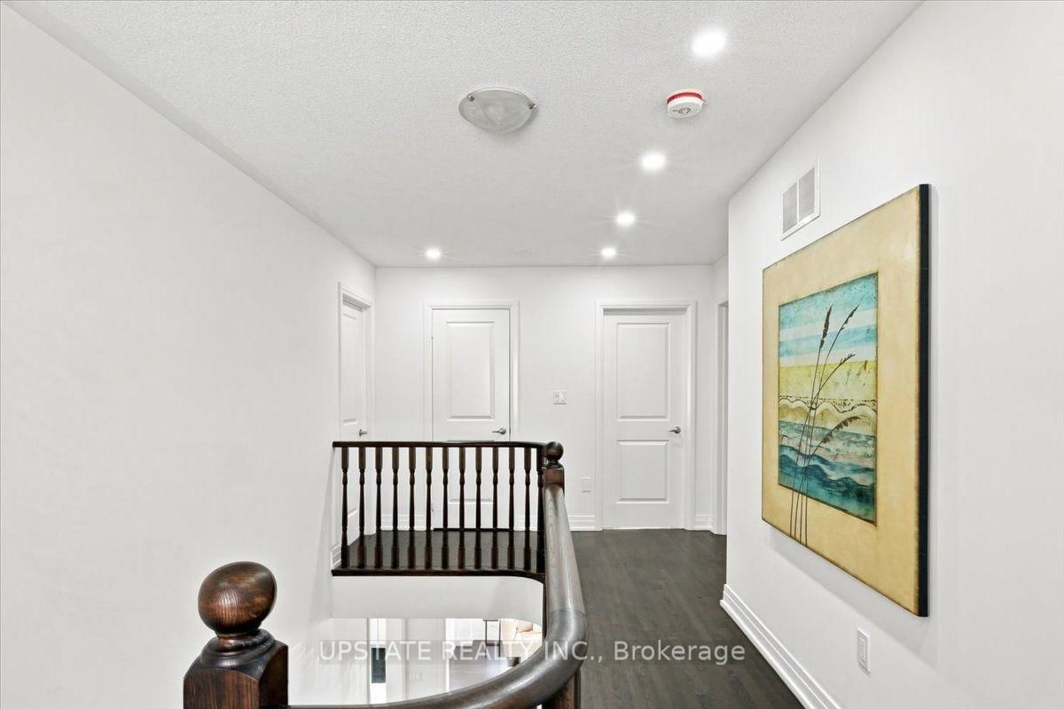 18 Blenheim Circle • Whitby, ON photo 33