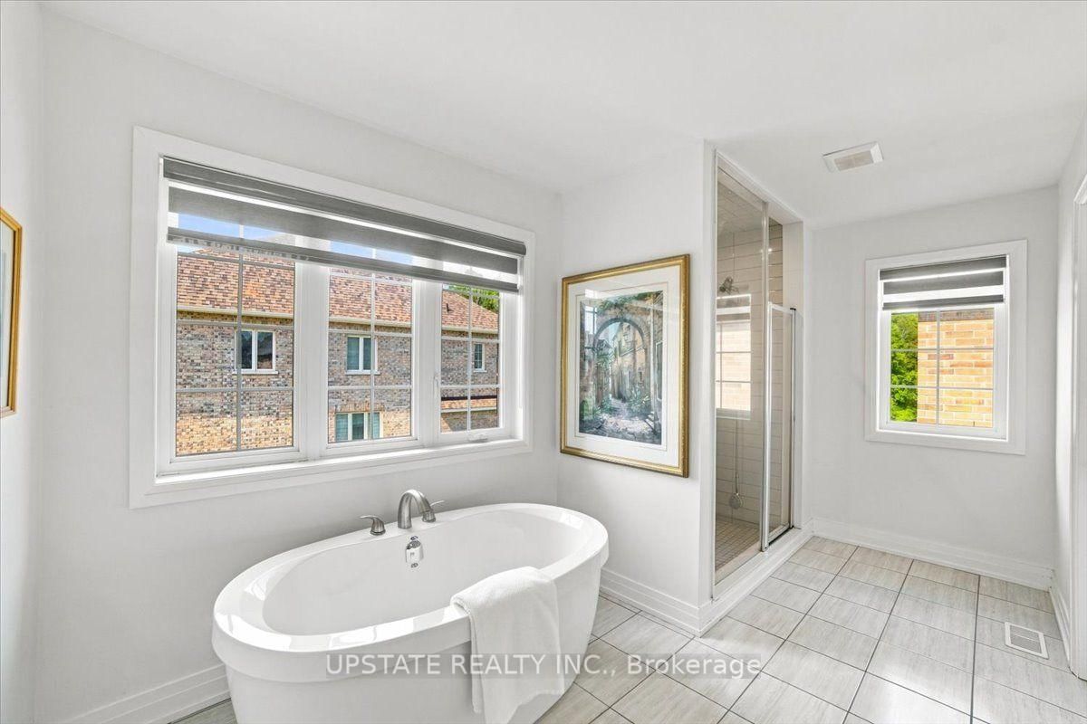18 Blenheim Circle • Whitby, ON photo 35