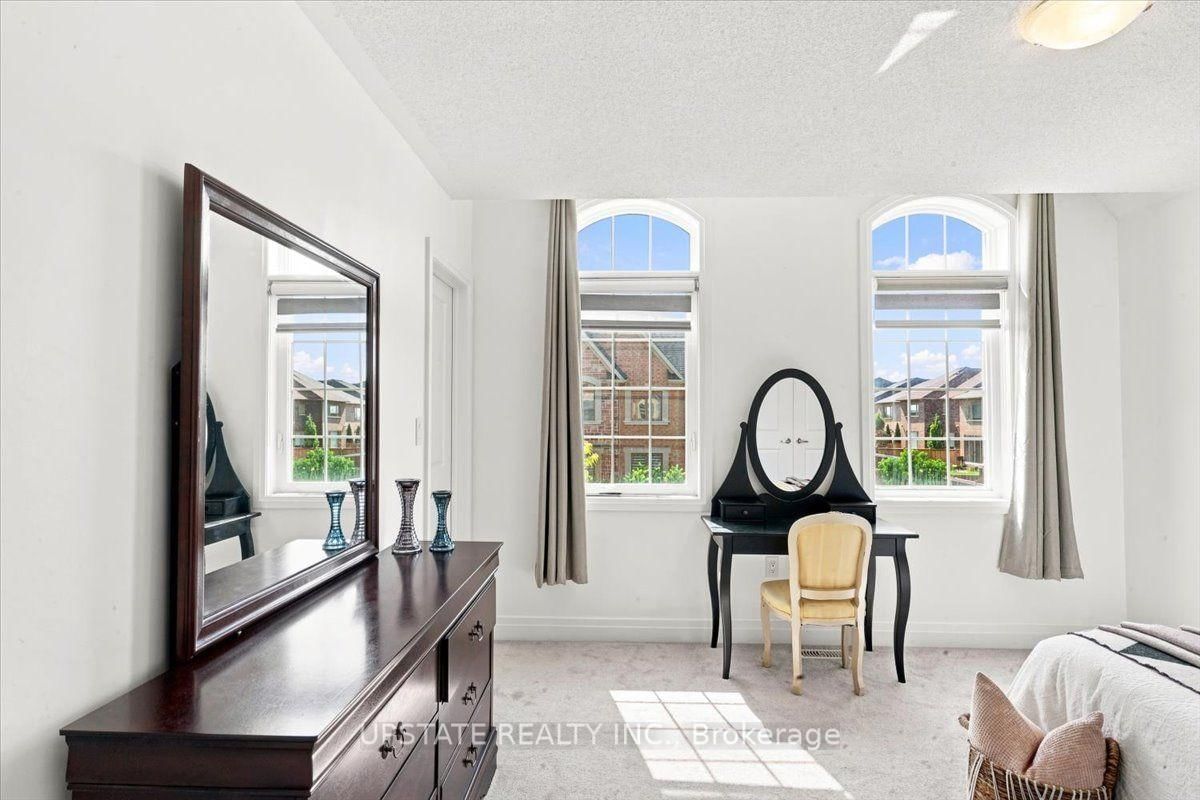 18 Blenheim Circle • Whitby, ON photo 38