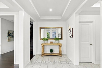 18 Blenheim Circle • Whitby, ON photo 6