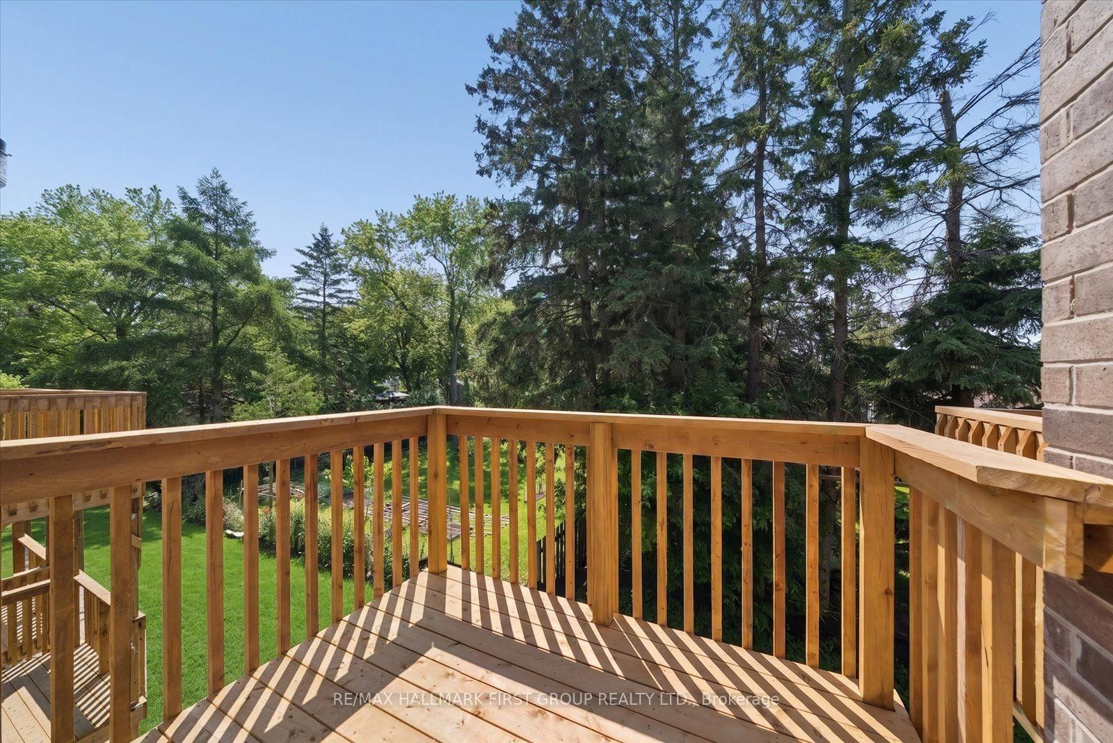 19 Marret Lane • Clarington, ON photo 10