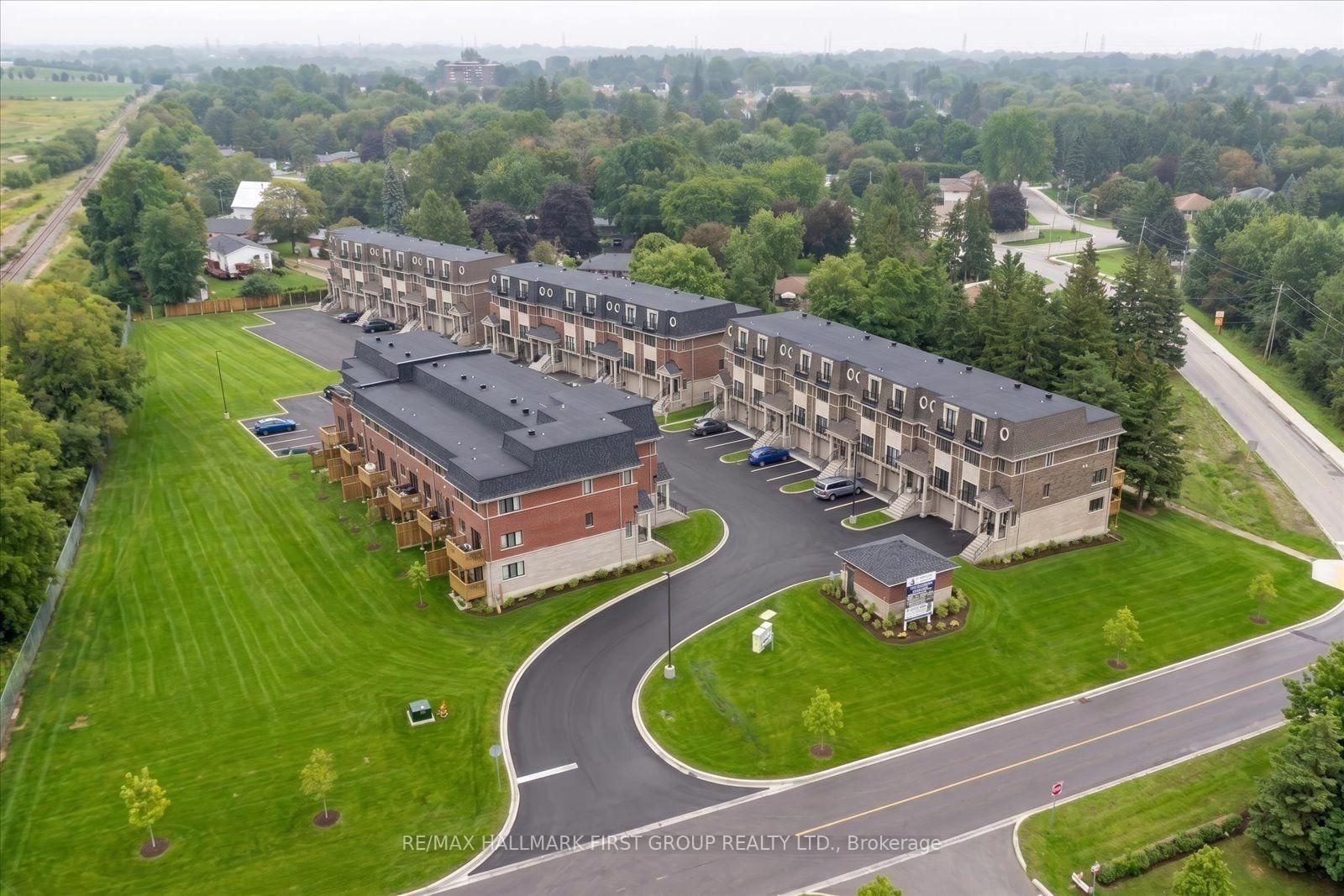 19 Marret Lane • Clarington, ON photo 28