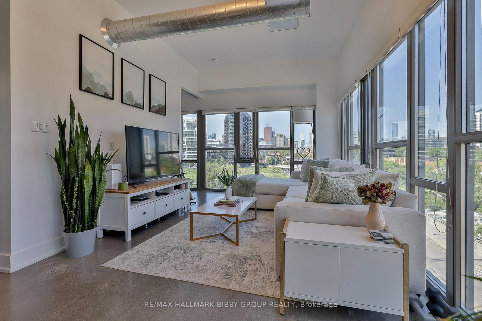 625 Queen Street E • #409 • Toronto, ON photo 2