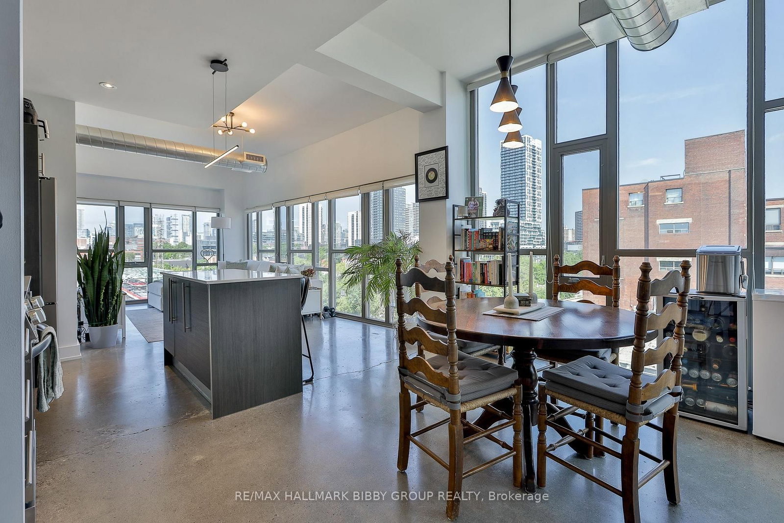 625 Queen Street E • #409 • Toronto, ON photo 8