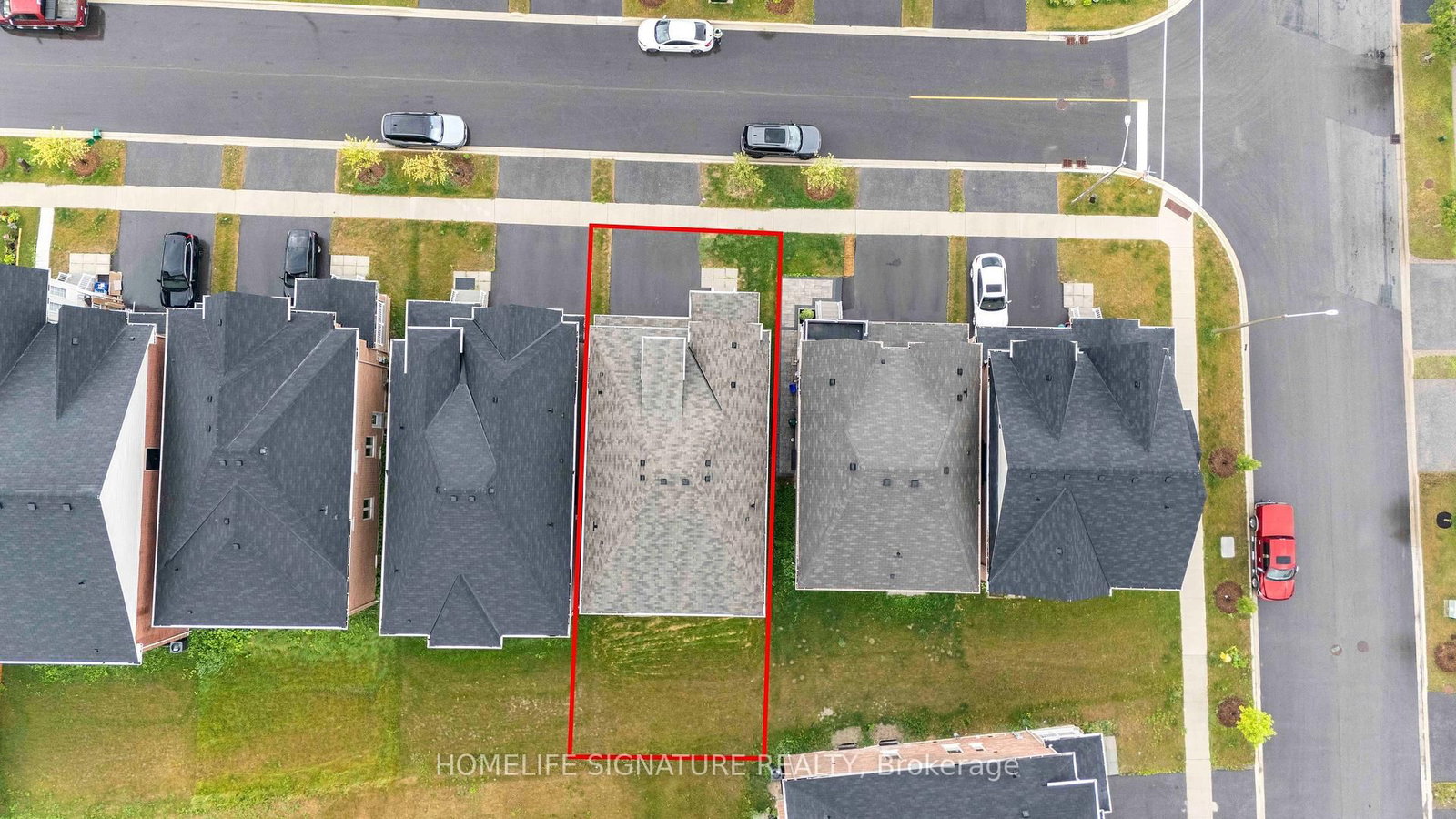 1211 Drinkle Crescent • Oshawa, ON photo 2