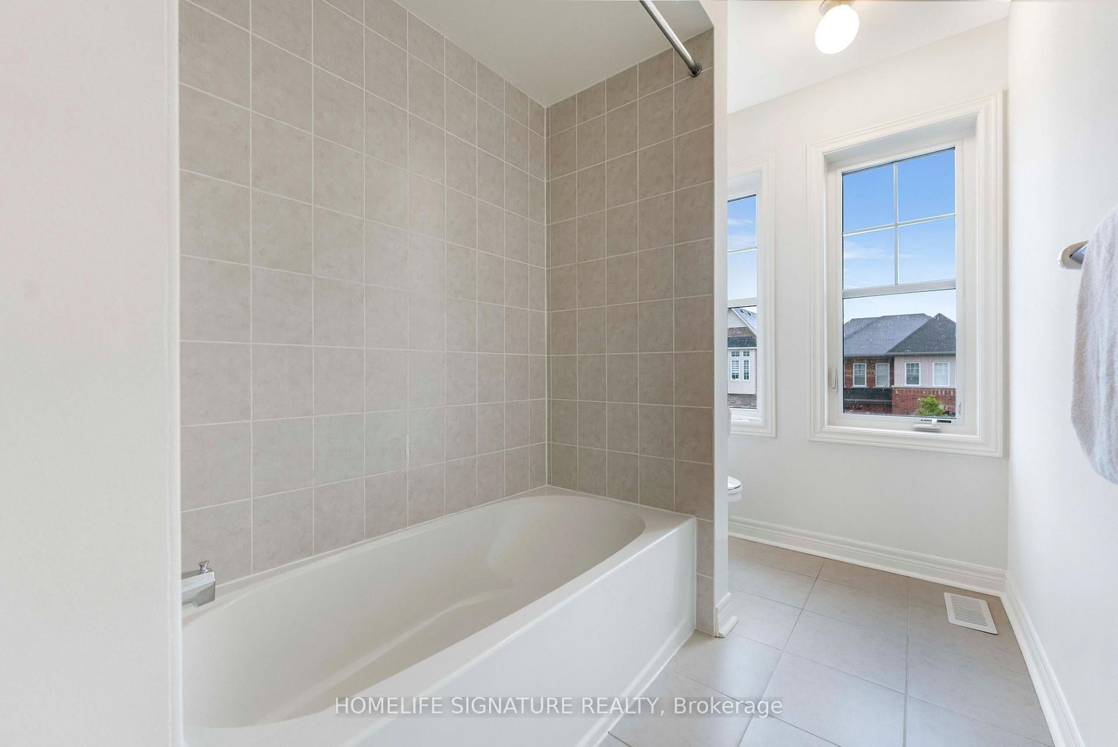 1211 Drinkle Crescent • Oshawa, ON photo 30