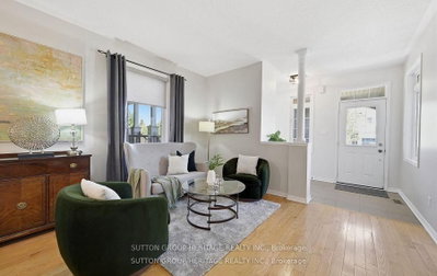 19 Northglen Boulevard • Clarington, ON photo 3