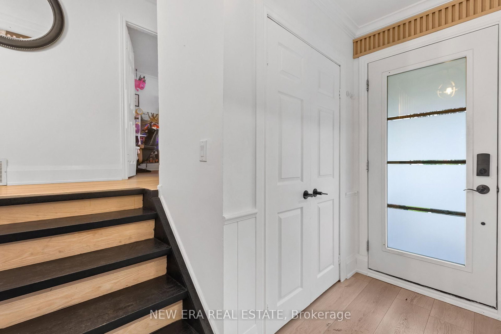 524 Carman Court • Oshawa, ON photo 4