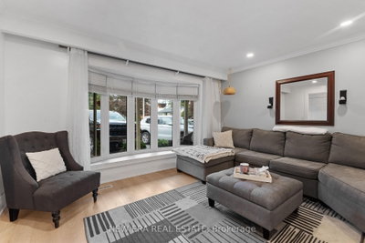 524 Carman Court • Oshawa, ON photo 6