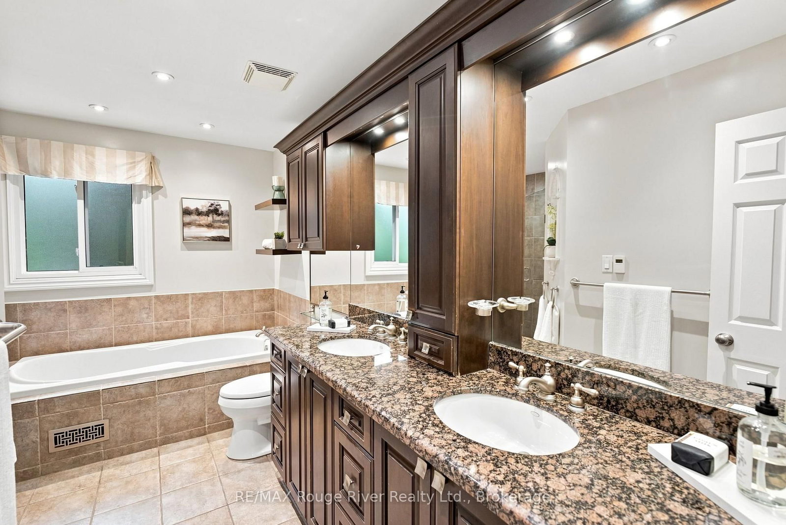7 Lyndhurst Crescent • Whitby, ON photo 21