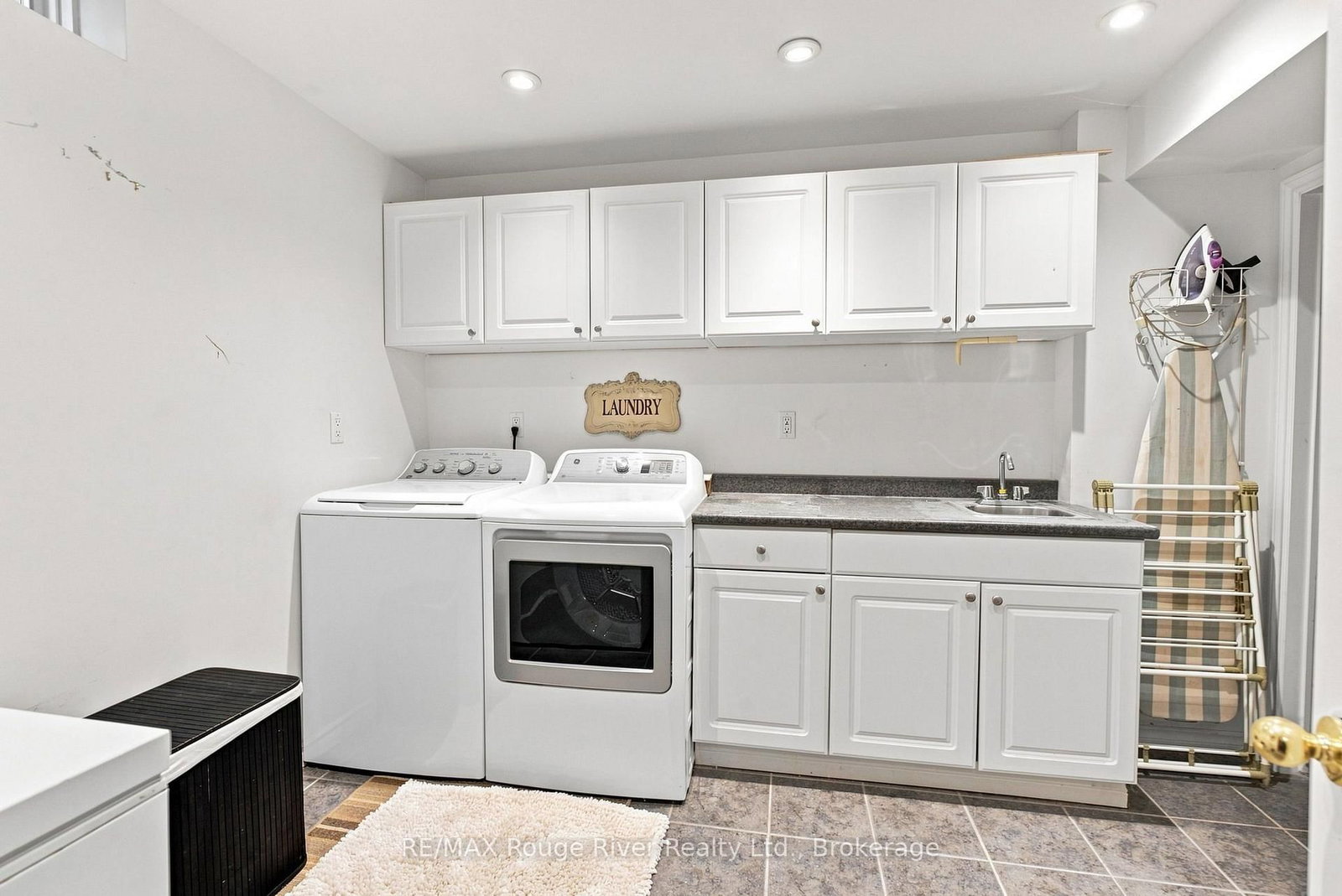 7 Lyndhurst Crescent • Whitby, ON photo 37