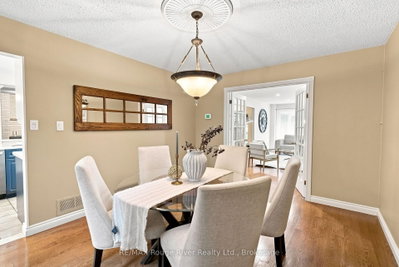 7 Lyndhurst Crescent • Whitby, ON photo 7