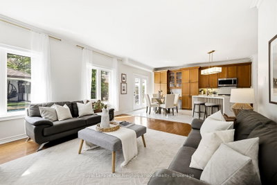 1296 Ravencliffe Court • Oshawa, ON photo 9