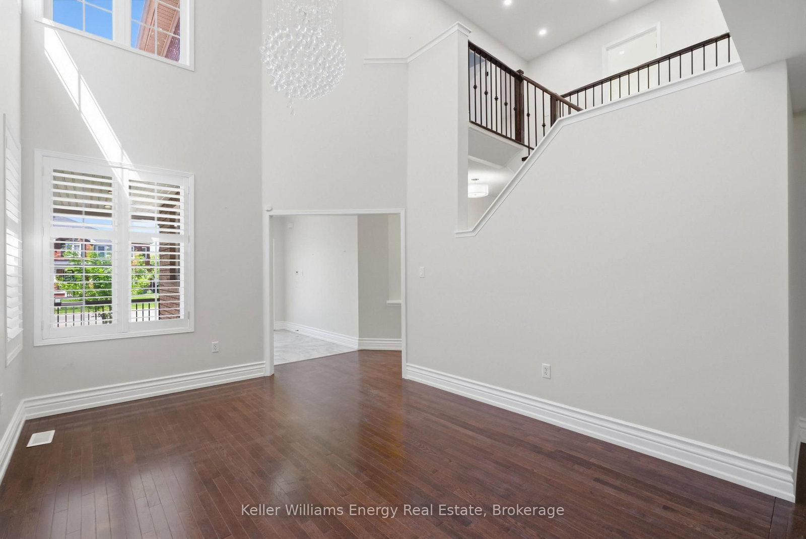 1633 Grandview Street N • Oshawa, ON photo 4
