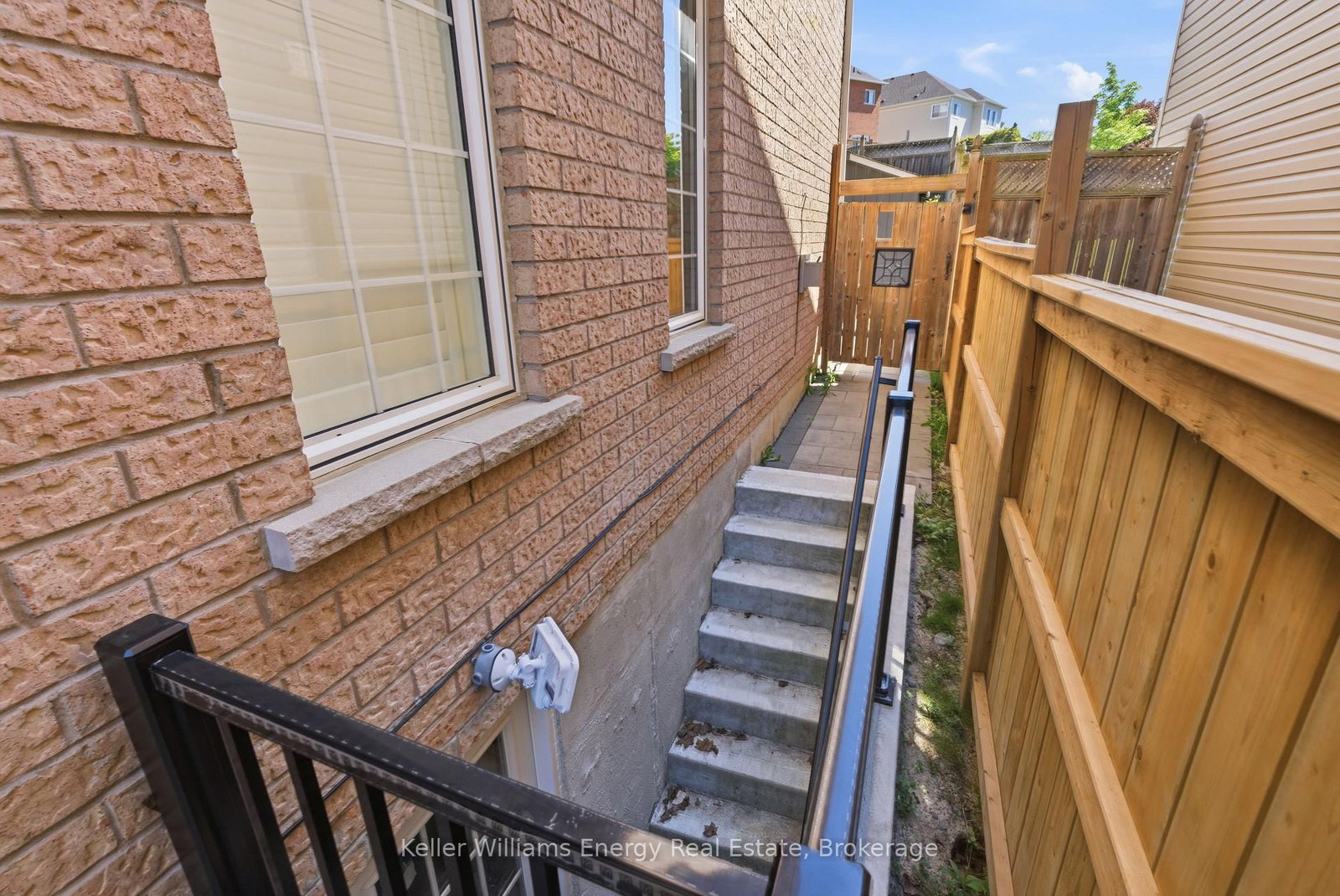 1633 Grandview Street N • Oshawa, ON photo 48