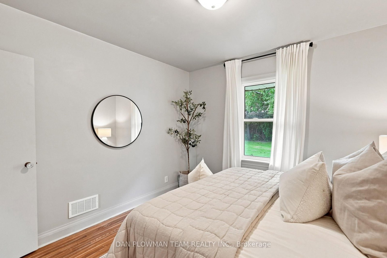 786 Mary Street N • Oshawa, ON photo 14