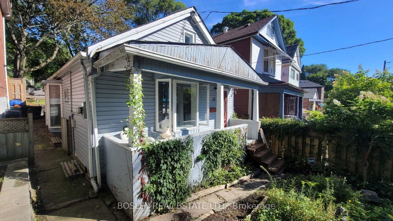 16 Ivy Avenue