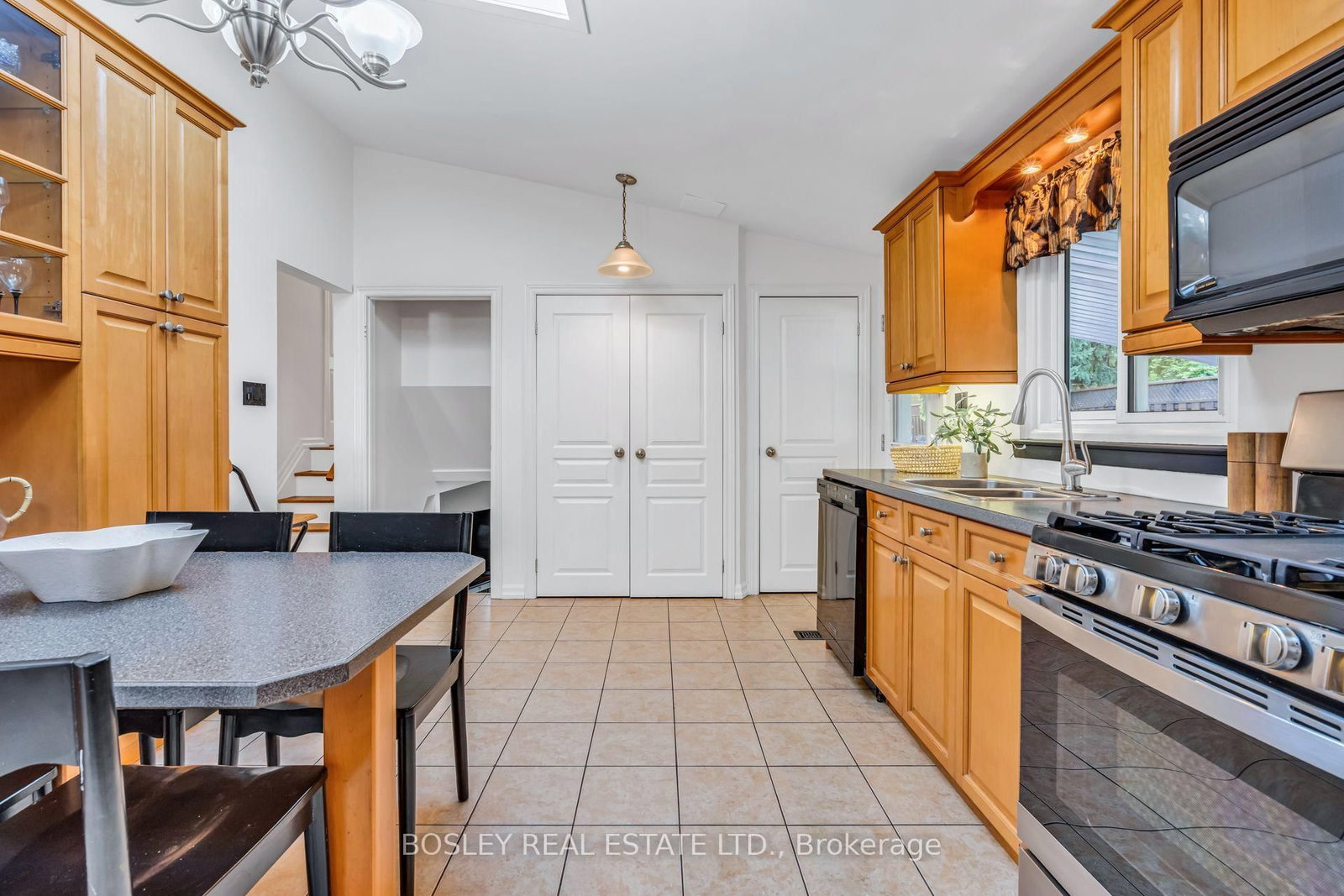 858 Modlin Road • Pickering, ON photo 19