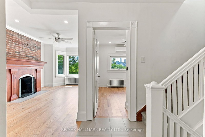 Upper - 553 Broadview Avenue