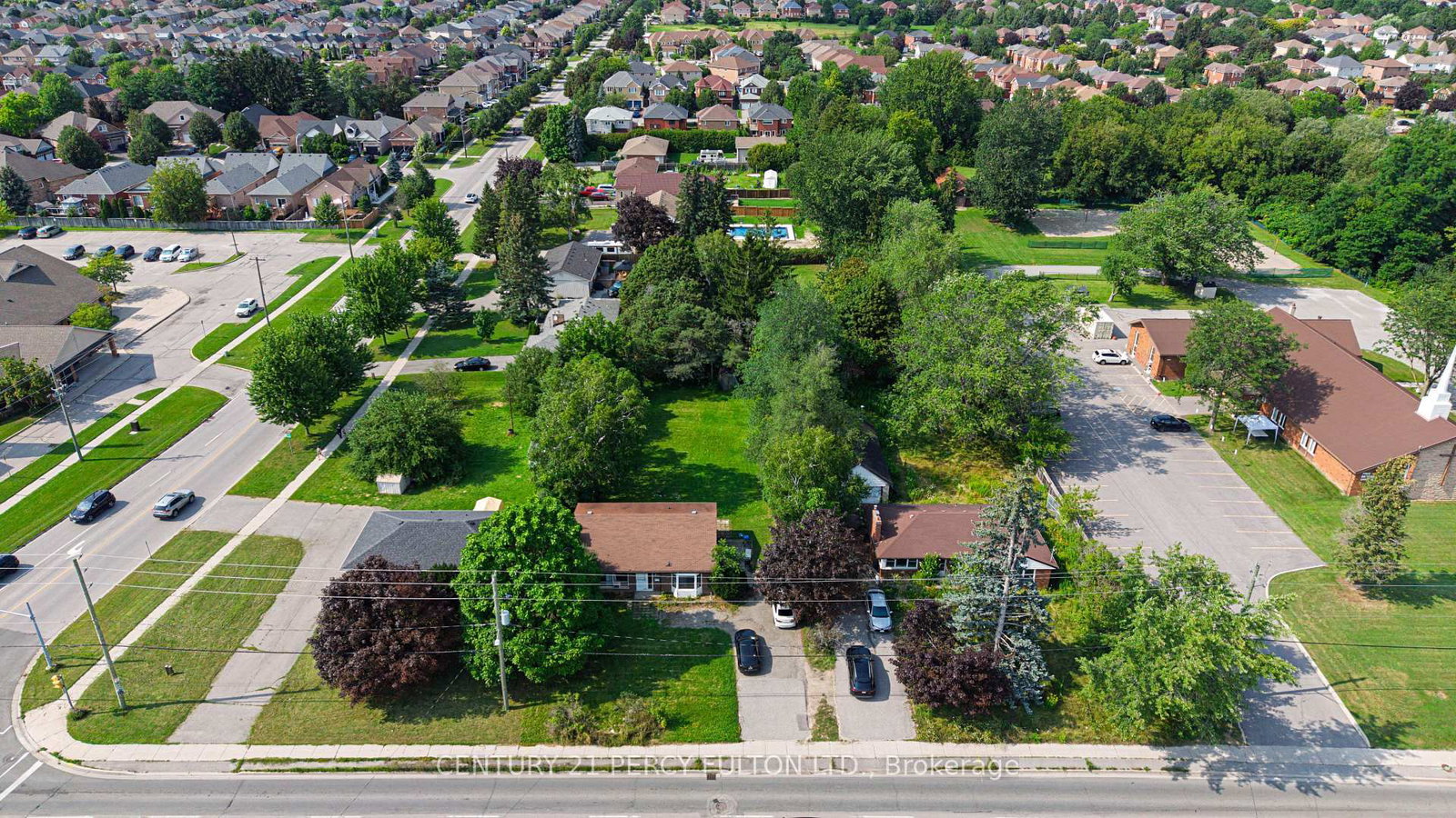 1910 Rossland Road E • Whitby, ON photo 2