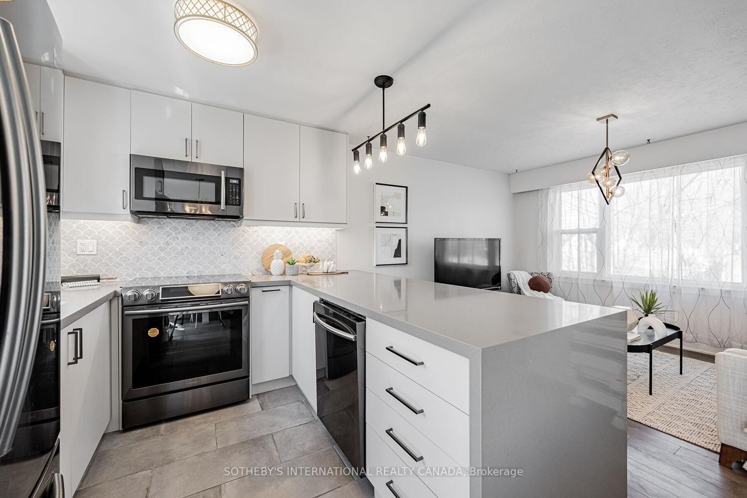 4075A Lawrence Avenue E • Toronto, ON photo 10