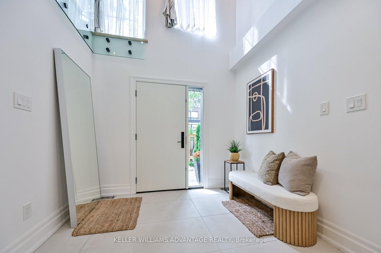 17 B Haig Avenue • Toronto, ON photo 4