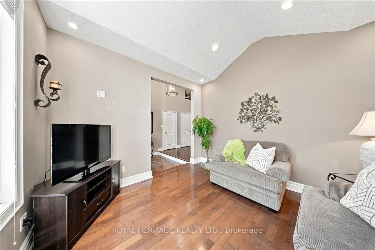 840 Stevenson Road • Oshawa, ON photo 9