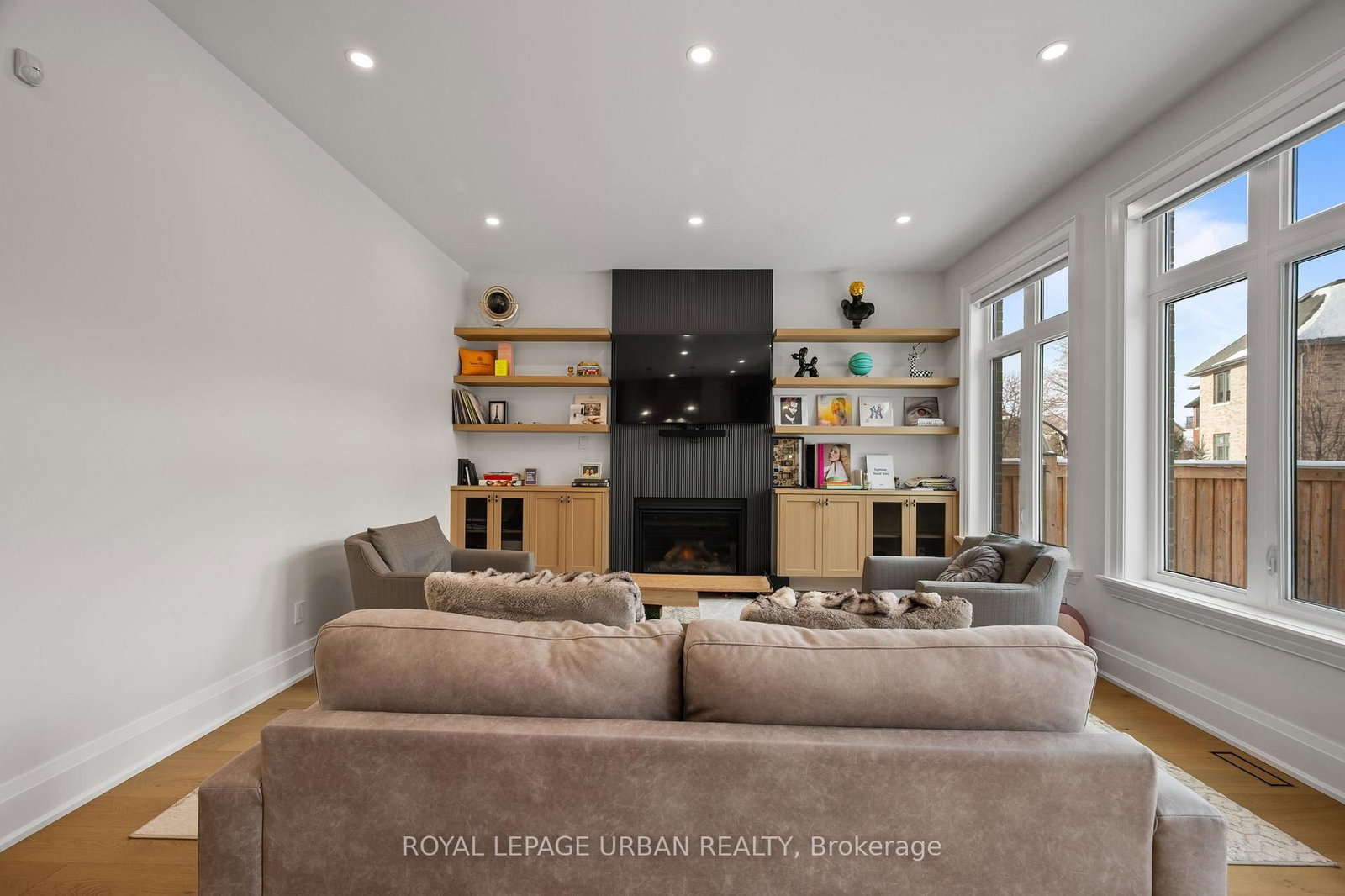 2540 St Clair Avenue E • Toronto, ON photo 21