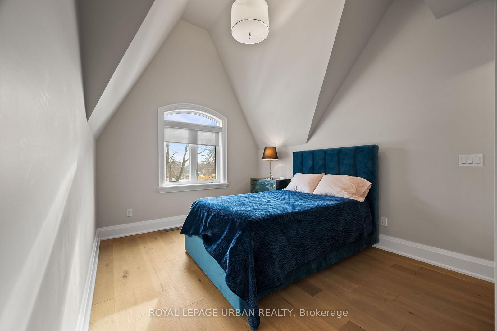 2540 St Clair Avenue E • Toronto, ON photo 36