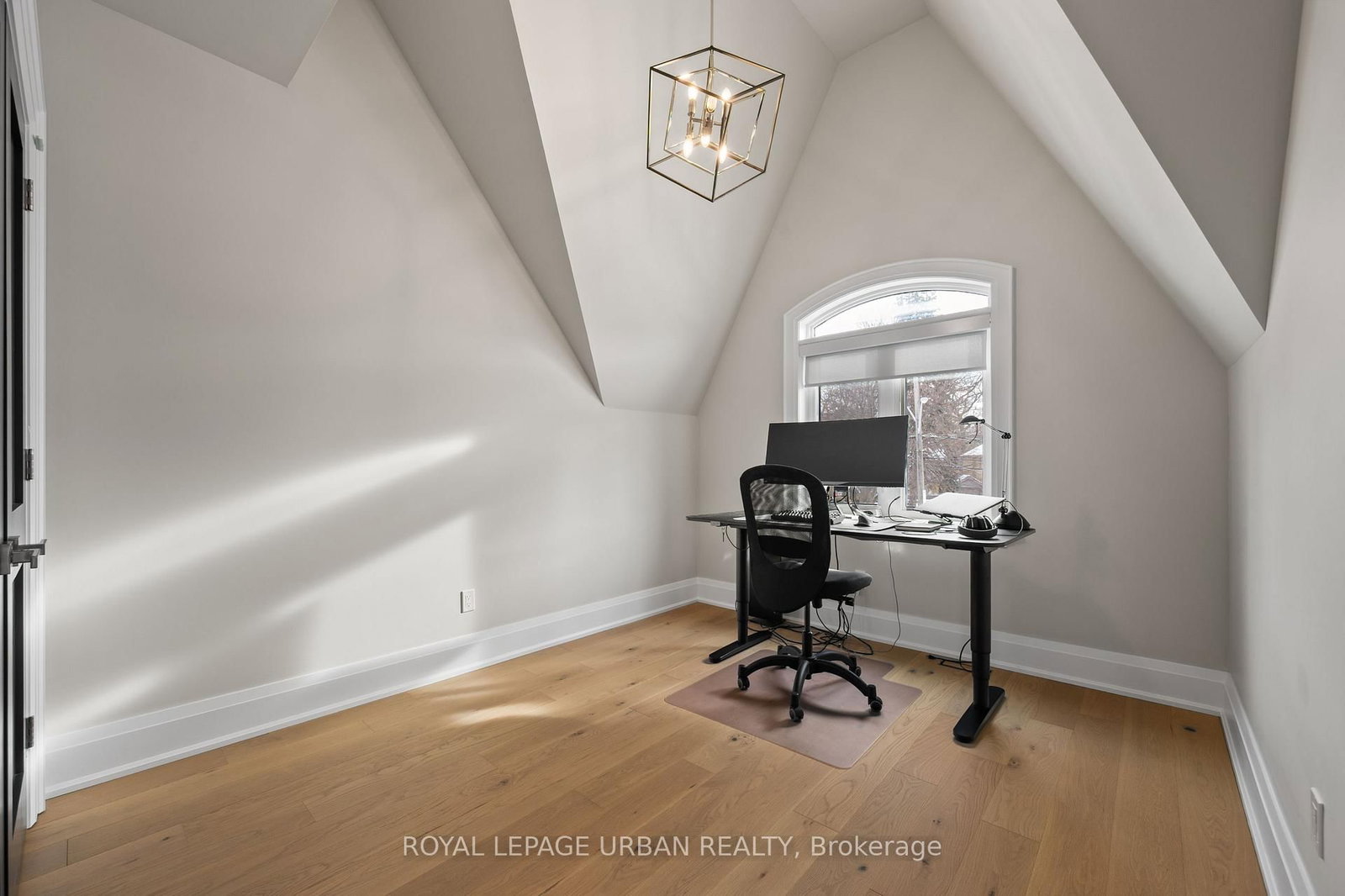 2540 St Clair Avenue E • Toronto, ON photo 39