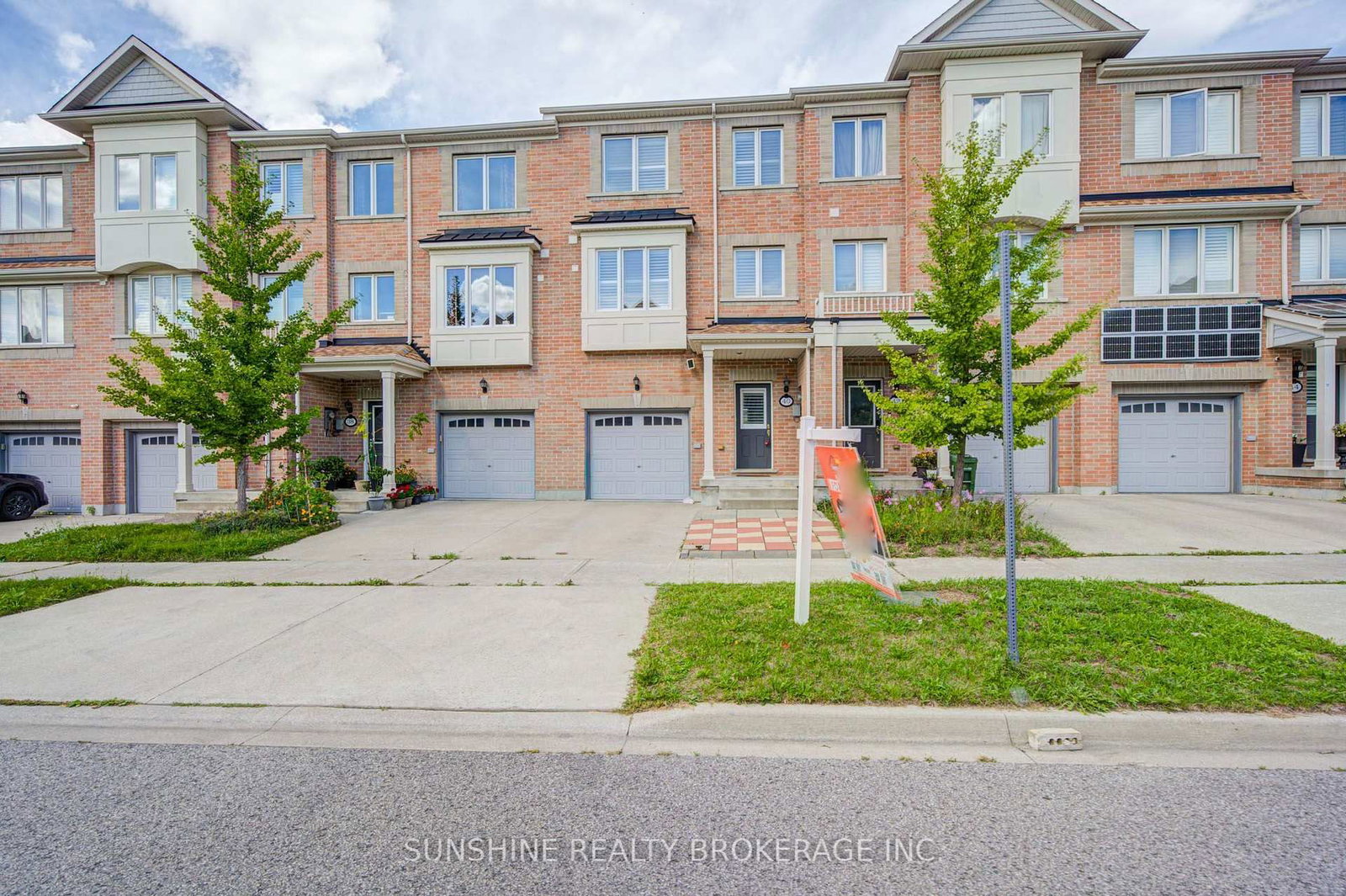 40 PRINGDALE GARDENS Circle • Toronto, ON photo 1