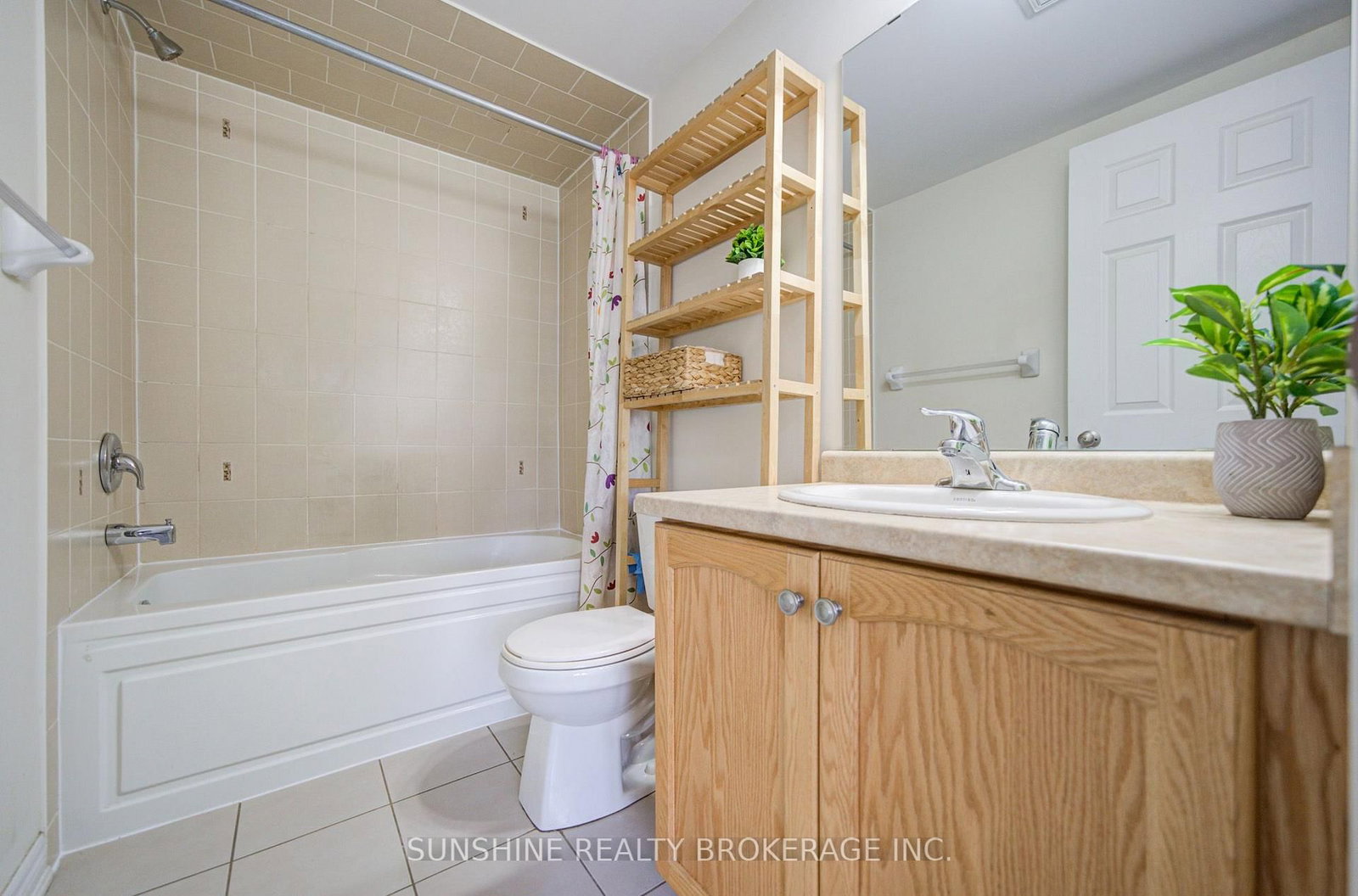 40 PRINGDALE GARDENS Circle • Toronto, ON photo 6