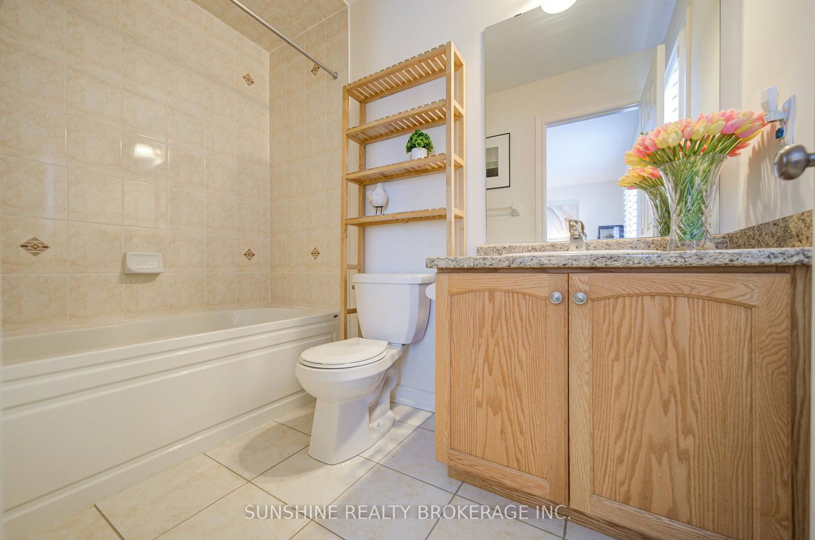 40 PRINGDALE GARDENS Circle • Toronto, ON photo 8