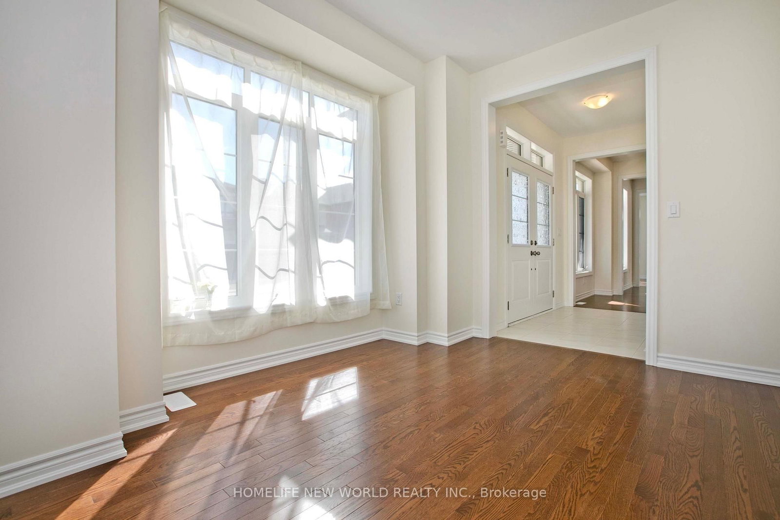 1864 Irish Moss Square • Pickering, ON photo 4