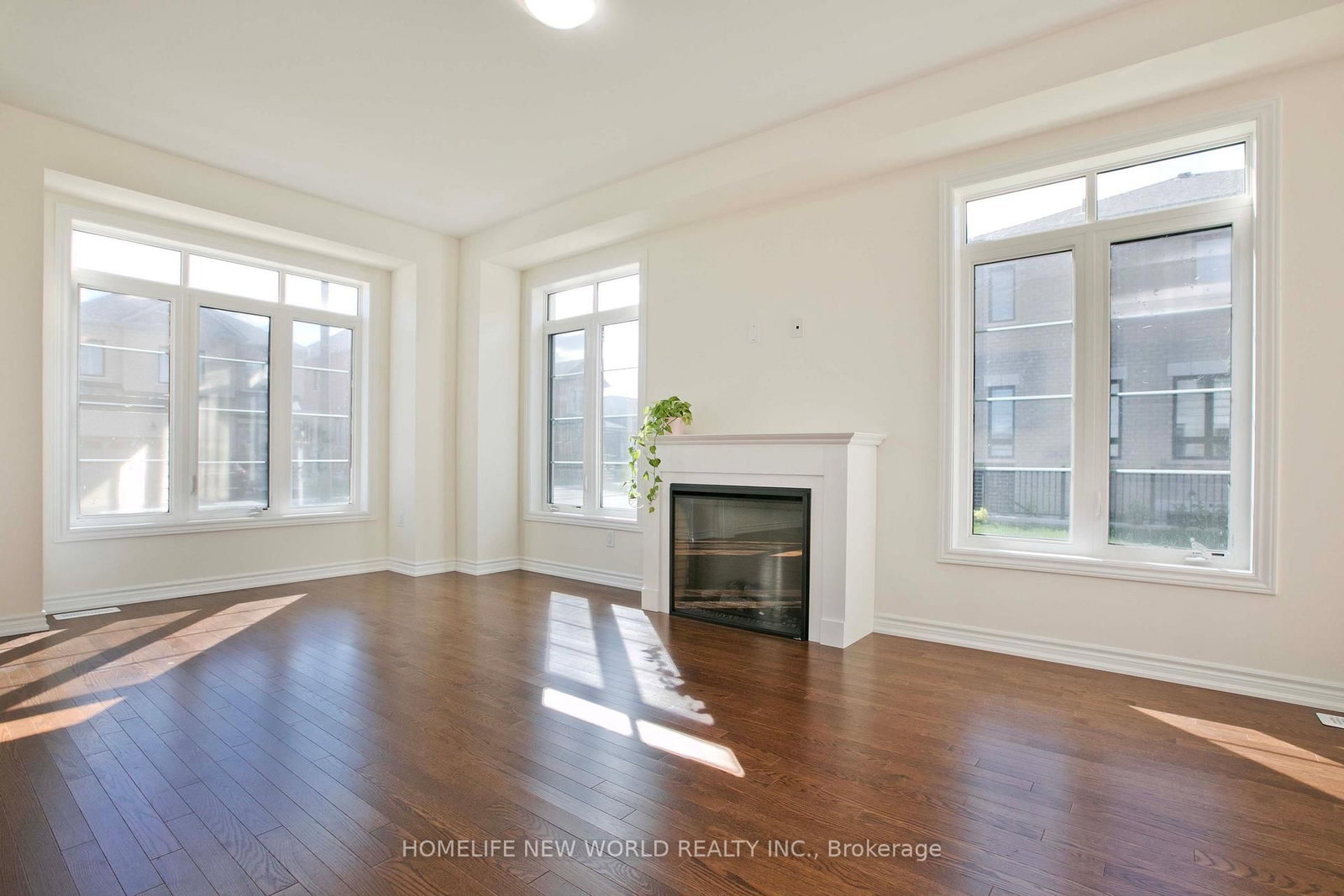 1864 Irish Moss Square • Pickering, ON photo 6