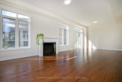 1864 Irish Moss Square • Pickering, ON photo 7
