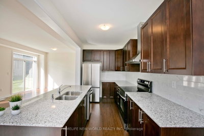 1864 Irish Moss Square • Pickering, ON photo 8