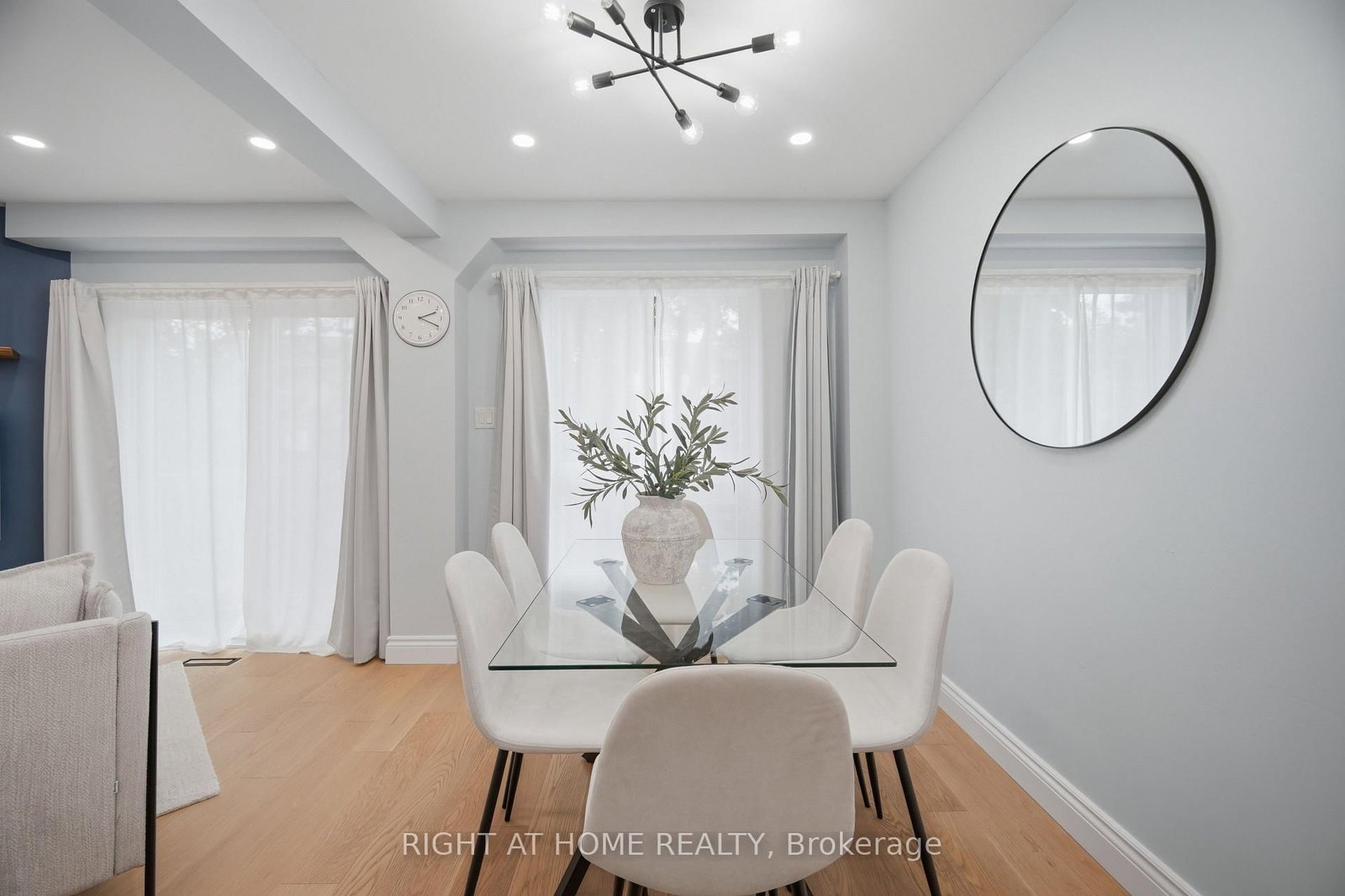 21 Dobson Drive • Ajax, ON photo 12