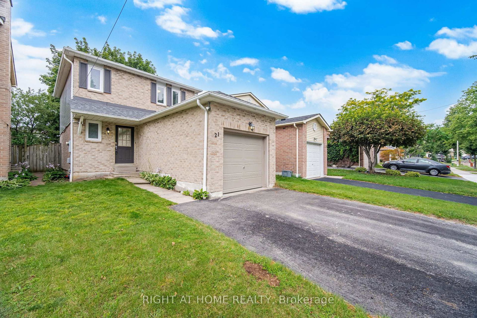 21 Dobson Drive • Ajax, ON photo 3