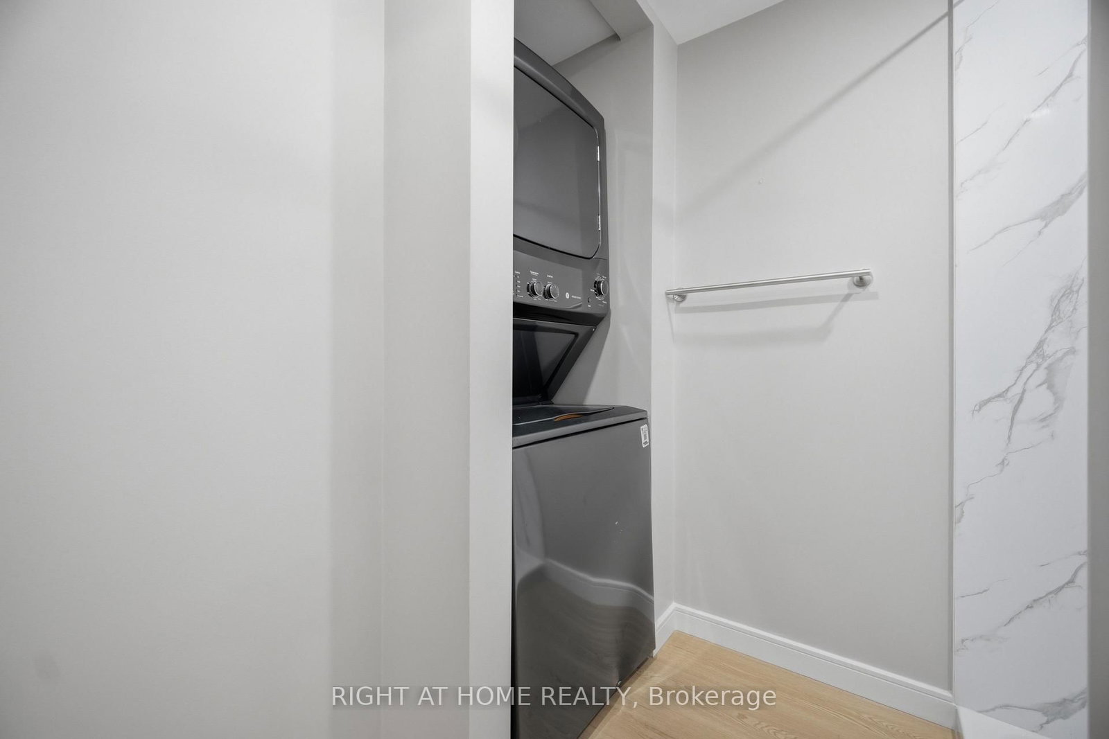 21 Dobson Drive • Ajax, ON photo 37