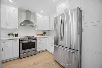 21 Dobson Drive • Ajax, ON photo 9