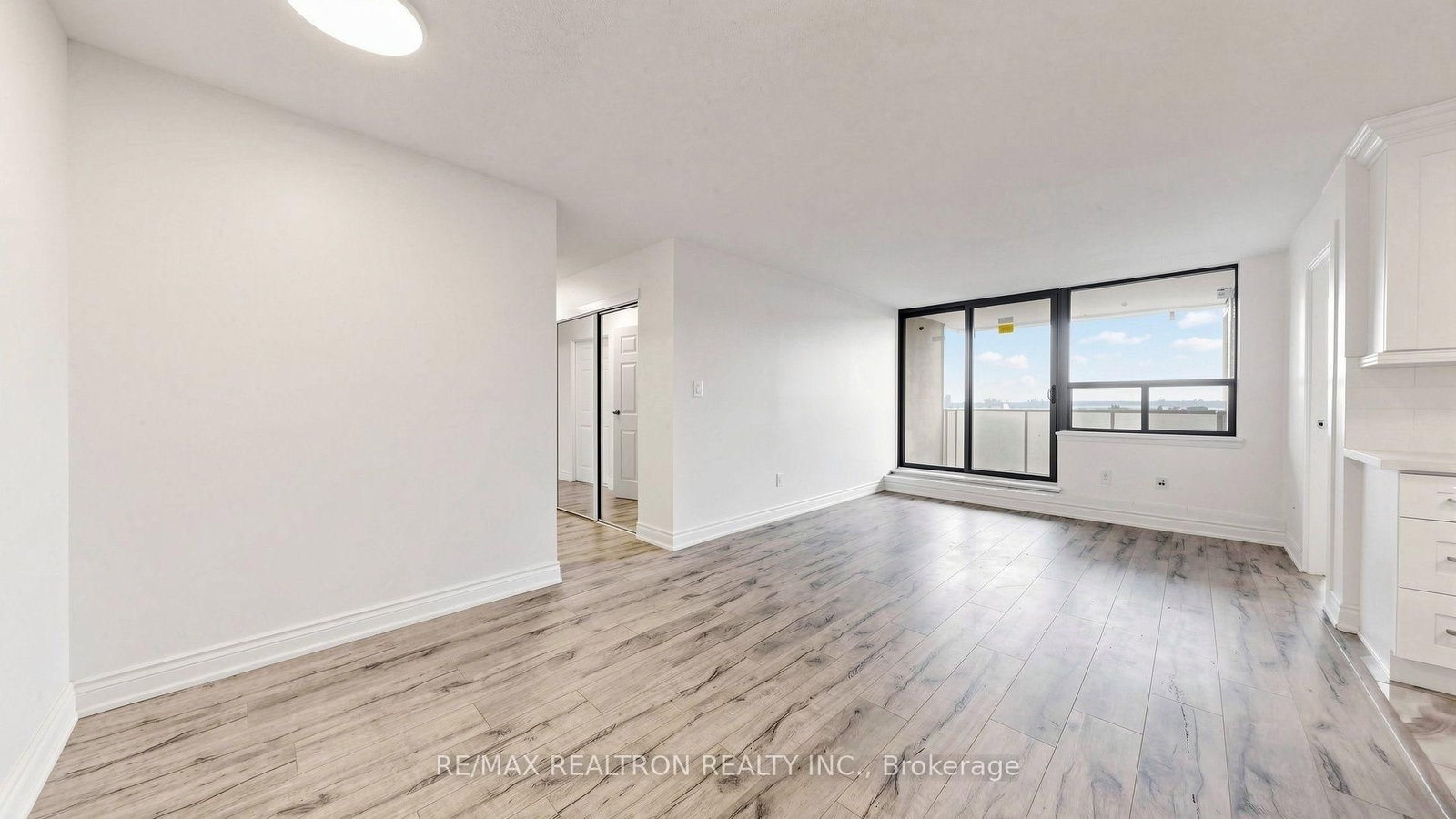 100 Wingarden Court • #1011 • Toronto, ON photo 10