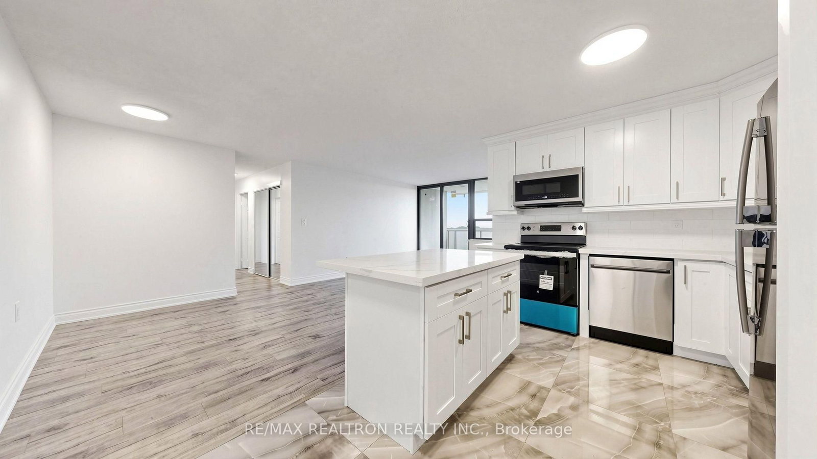 100 Wingarden Court • #1011 • Toronto, ON photo 15
