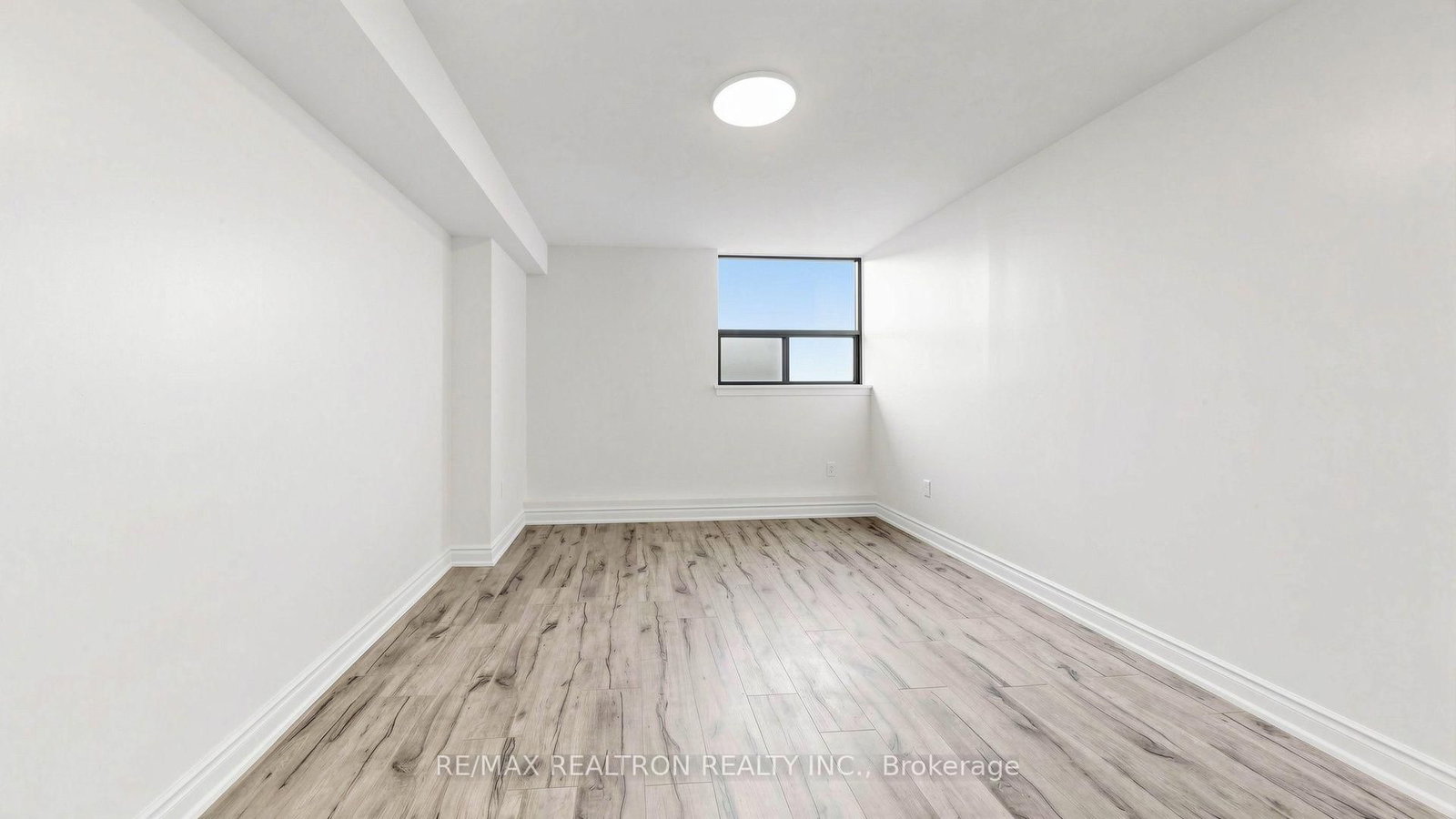 100 Wingarden Court • #1011 • Toronto, ON photo 20