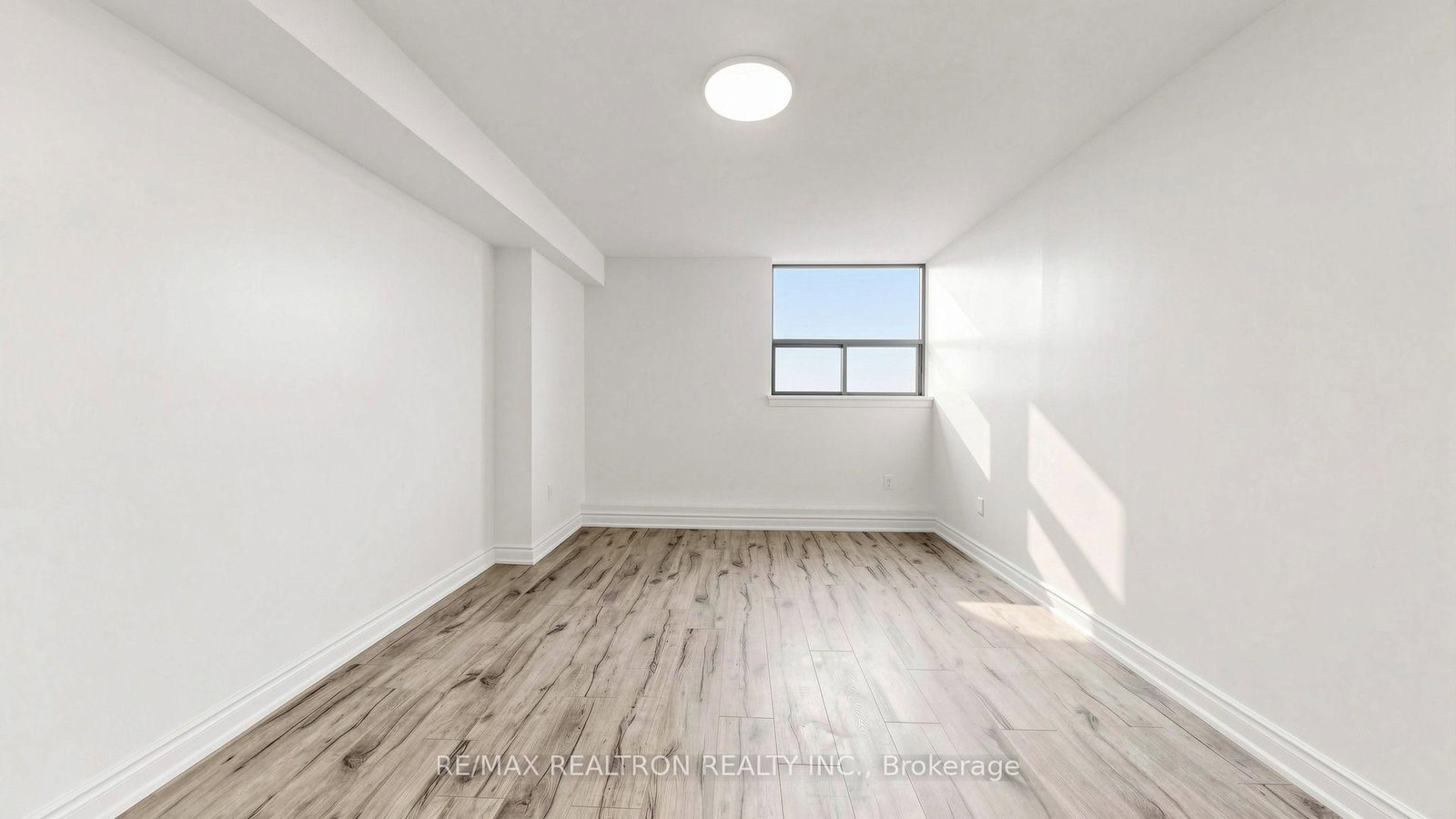 100 Wingarden Court • #1011 • Toronto, ON photo 21