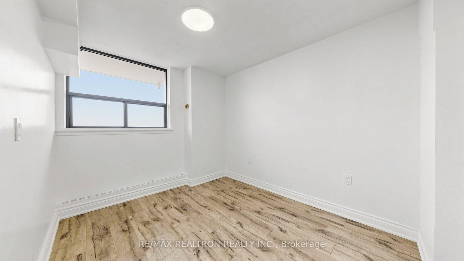 100 Wingarden Court • #1011 • Toronto, ON photo 27